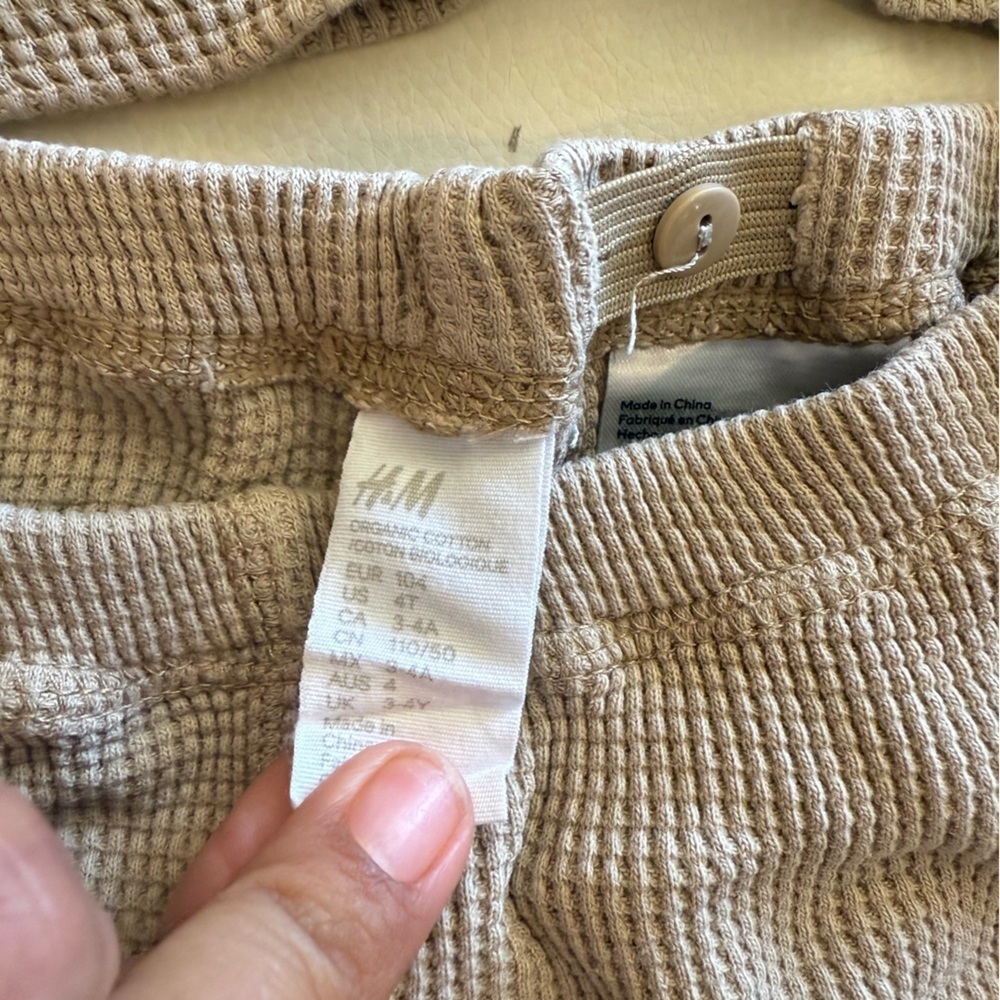 H&M neutral shirt and pant set - Picture 10 of 10